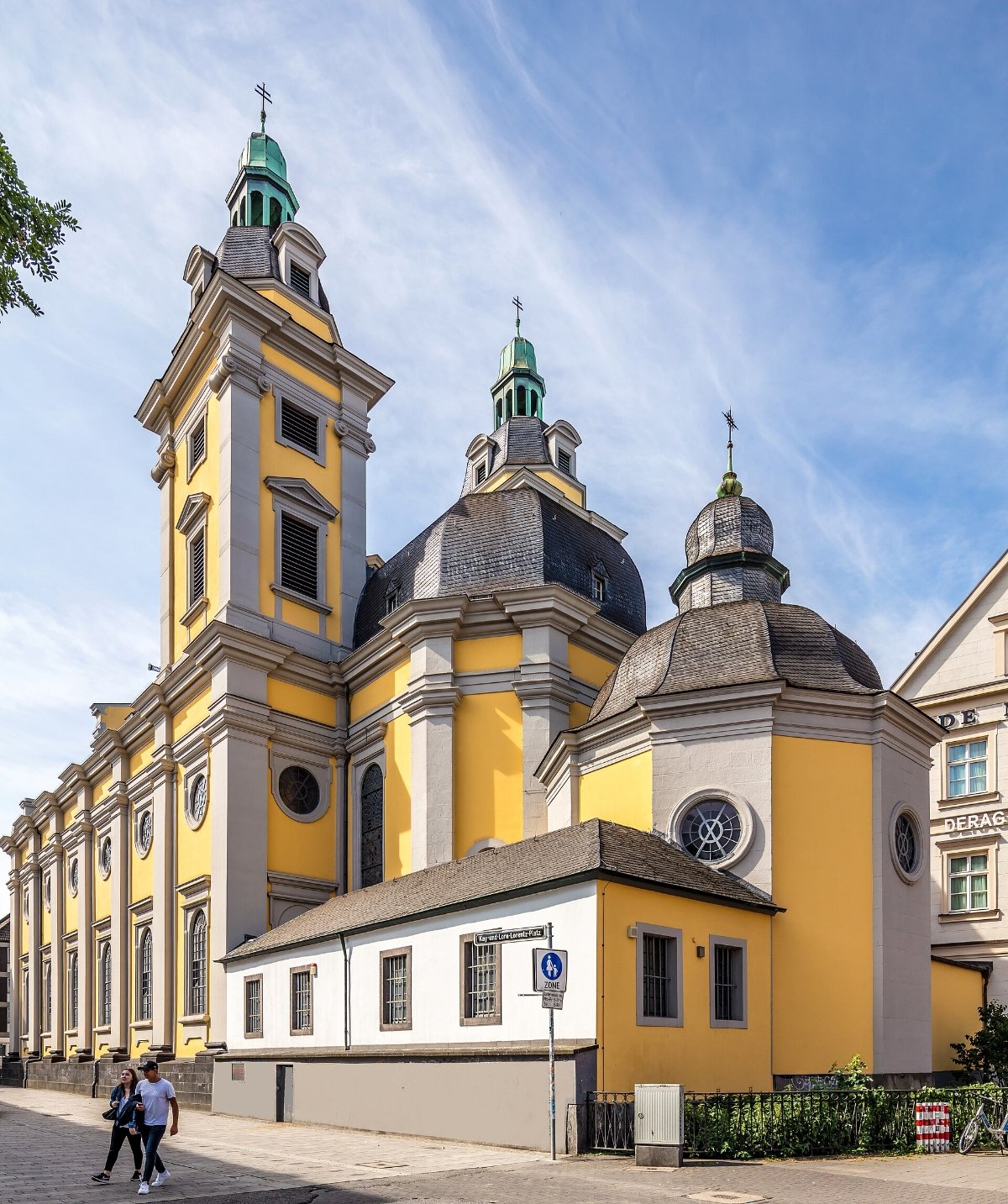 St. Andreas Düsseldorf (c) Von GraphyArchy - Eigenes Werk, CC BY-SA 4.0, https://commons.wikimedia.org/w/index.php?curid=141469335 (10.4.26)