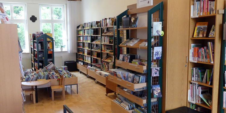 Bücherei Flehe Innenansicht (c) Gregor Janßen